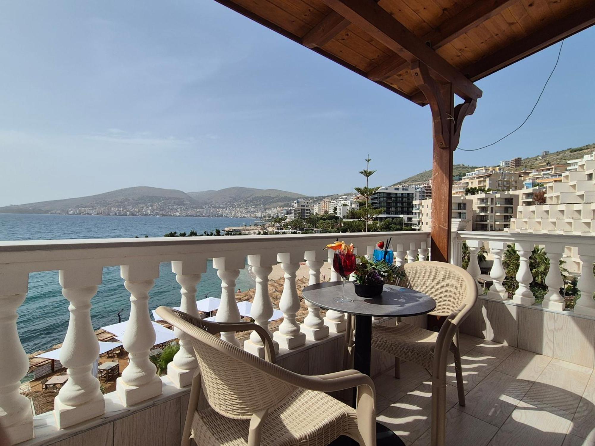 Orchids Hotel Sarande Exterior photo